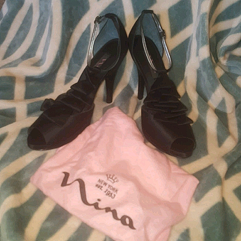 Nina heels with ruffles size 10